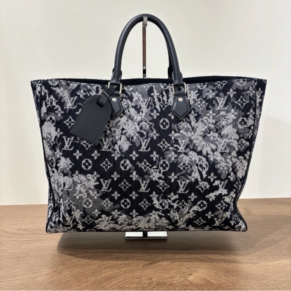 Louis Vuitton Monogram Tapestry Grand Sac tote bag.